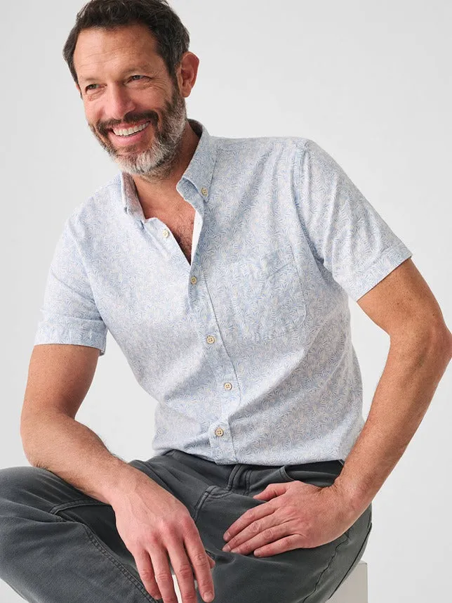 Faherty Short-Sleeve Breeze Shirt in Sky Canopy Print