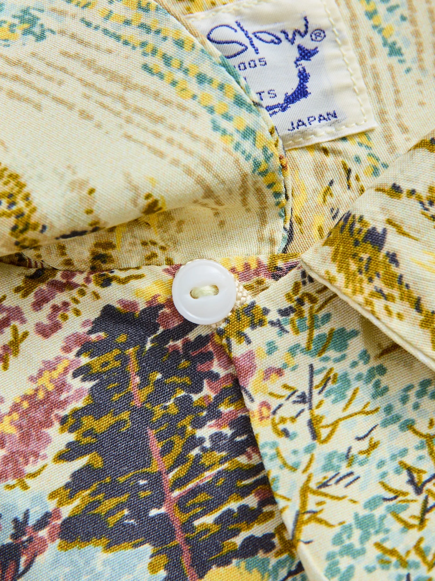 Hawaiian Vacation Shirt in Yellow Foliage