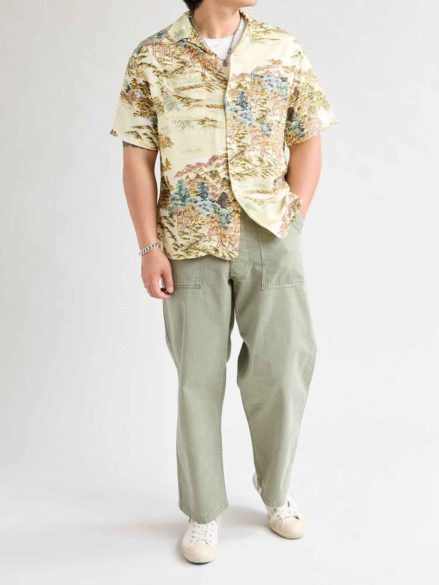 Hawaiian Vacation Shirt in Yellow Foliage