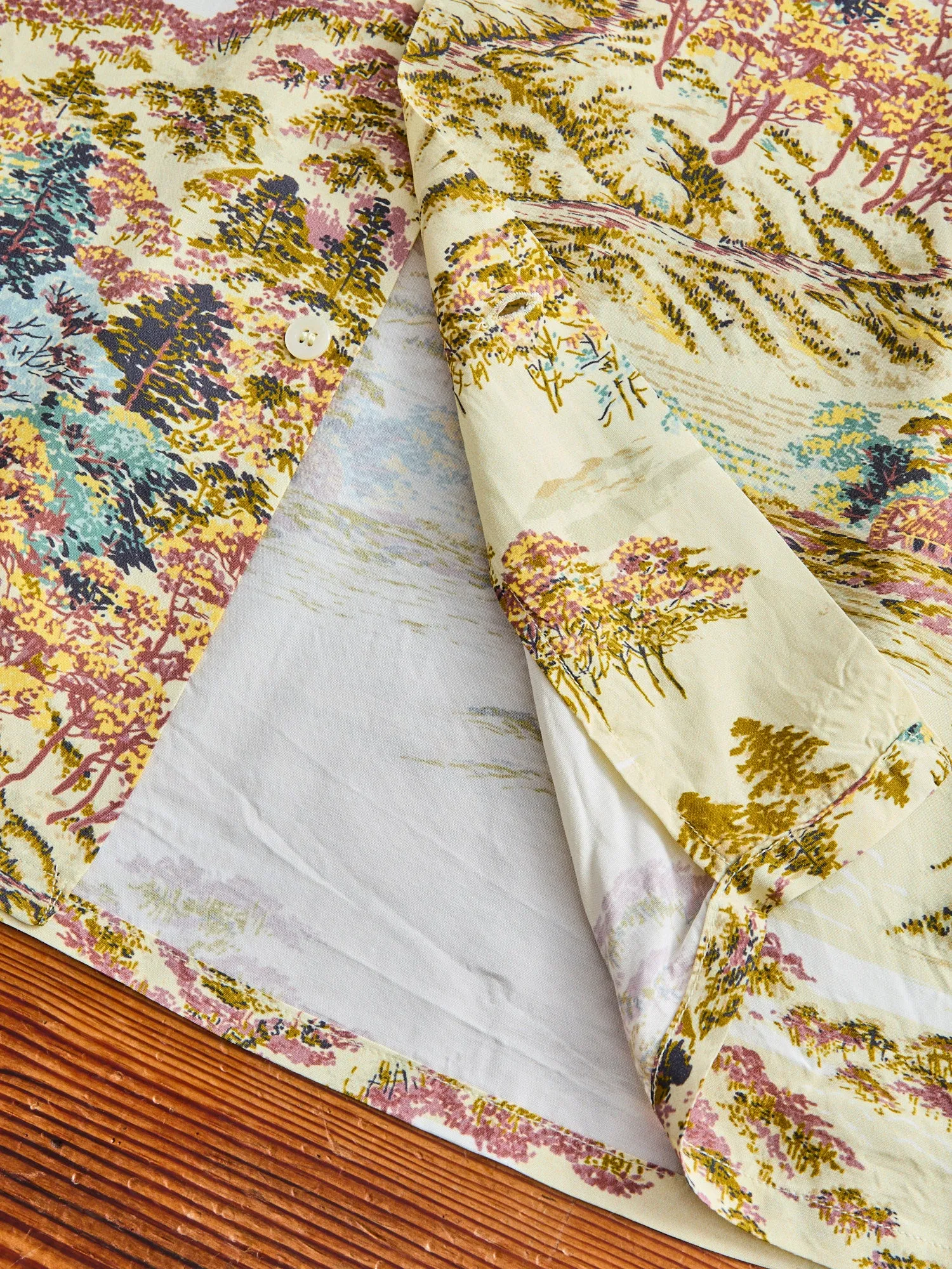 Hawaiian Vacation Shirt in Yellow Foliage