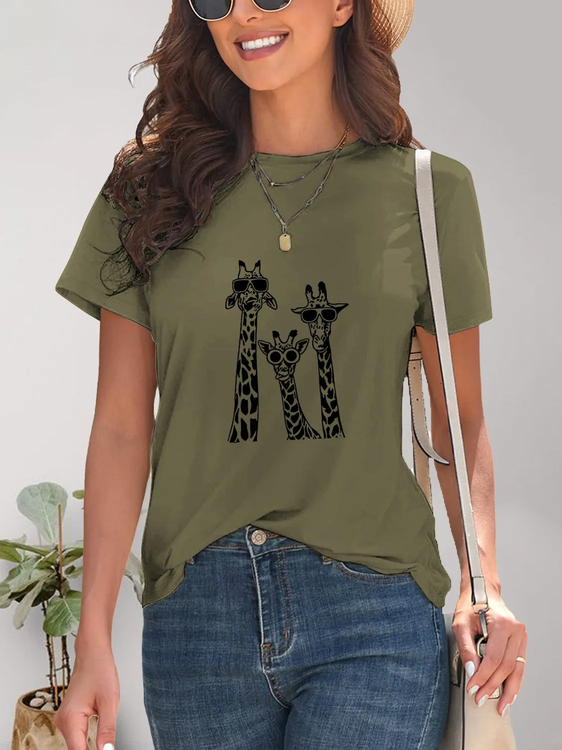 Women Giraffe Graphic Round Neck Short Sleeve T-Shirt