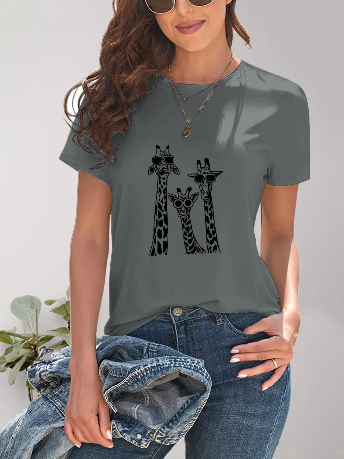 Women Giraffe Graphic Round Neck Short Sleeve T-Shirt